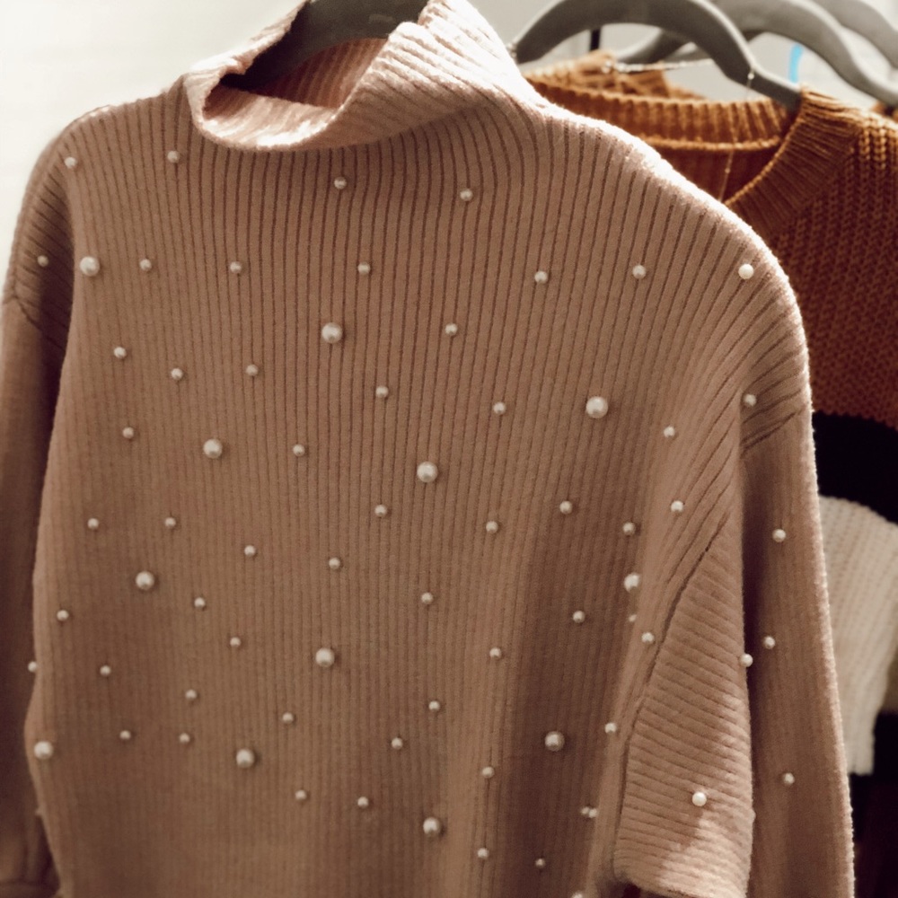 🆕Pretty in Pink Pearl Sweater - BLOGGER FAVORITE - Picture 2 of 8